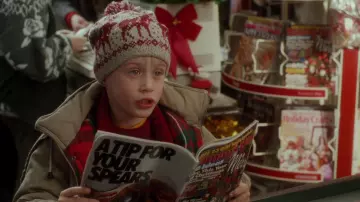 Beige & Rust Beanie Hat worn by Macauley Culkin (Macaulay Culkin) in Home Alone movie outfits