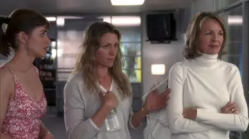 Jersey Bodycon de cuello de tortuga acanalado blanco usado por Erica Barry (Diane Keaton) en el vestuario de la película Something's Gotta Give