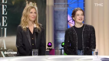La chaqueta de lentejuelas de tweed de Chanel usada por Rebecca Marder en el programa Quotidien el 19 de enero de 2022