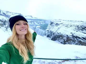 El atuendo usado por Katherine McNamara en su cuenta de Instagram @kat.mcnamara