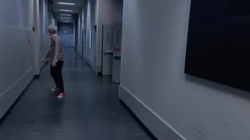 Zapatillas Red Hi Top Converse usadas por Johnny Knoxville como se ve en The Late Late Show with James Corden el 1 de febrero de 2022