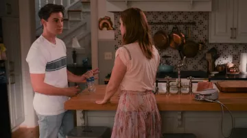 Zimmermann Wild Botanica Jupe Midi à Niveaux portés par Maddie Townsend (JoAnna Garcia) comme on le voit dans Sweet Magnolias (S02E07)