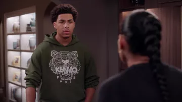 Sudadera con capucha bordada con motivo de Kenzo Tiger usada por Andre Johnson, Jr. (Marcus Scribner) como se ve en el programa de televisión negro (S08E06)