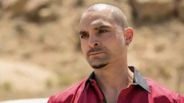 The Snake earring worn by Nacho Varga (Michael Mando) in the series Better Call Saul (Season 5 Episode 9)