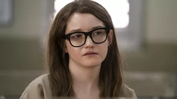 Céline Clair Noir Lunettes portées par Anna Delvey (Julia Garner) comme on le voit dans l&#39;Invention des tenues d&#39;Anna (S01E04)