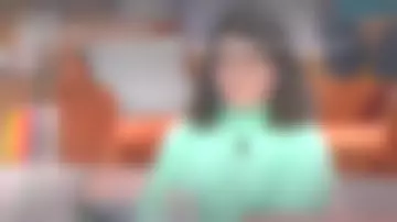 The pendant earrings in silver with intertwined loops in It starts today