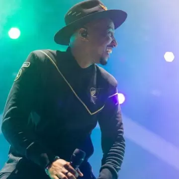 The black hat worn by Soprano during a live on @sopranopsy4's Instagram account