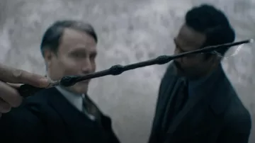 Baguette magique utilisée par Gellert Grindelwald (Mads Mikkelsen) vue dans Le Film Les Animaux Fantastiques : Les Secrets de Dumbledore