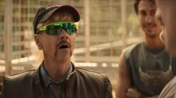 Oakley Radar EV XS Path sunglasses in yellow worn by Joe Exotic (John Cameron Mitchell) as seen in Joe vs Carole (S01E04)