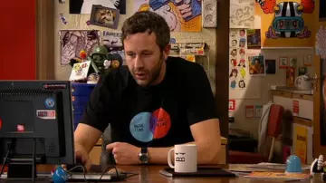 SGT Robot Green Army Collectible Toy by Kidrobot of Roy Trenneman (Chris O'Dowd) in The IT Crowd TV series (Season 4 Episode 3)