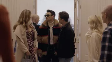 The brown brown brown fleece jacket worn by Max Wolfe (Thomas Doherty) in the series Gossip Girl (Season 1 Episode 12)