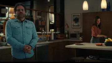 Camisa de mezclilla usada por Louis Reed (Mark Ruffalo) como se ve en la película The Adam Project