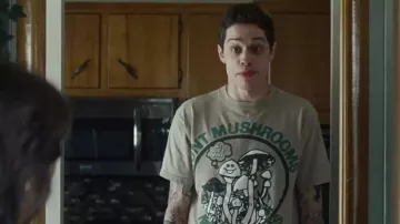 Hunt Mushrooms Not Animals cotton t-shirt (Pete Davidson) in The King of Staten Island movie outfits