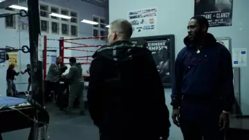Billionaire Leather Parka Istitutional porté par Tommy Egan (Joseph Sikora) comme on le voit dans Power Book IV: Force (S01E03)