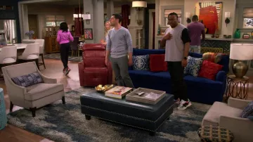 New Balance 327 Shoe Palace Unity Patchwork Bandana zapatillas usadas por Marty (Marcel Spears) como se ve en The Neighborhood (S04E15)
