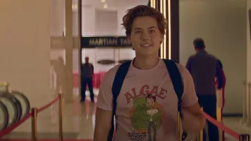 T-shirt d’algues porté par Walt (Cole Sprouse) comme on le voit dans les tenues de film Moonshot