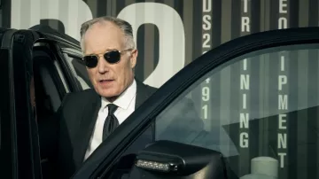Randolph USA Aviator Gafas de sol usadas por Robert Hicks (Patrick St. Esprit) como se ve en el vestuario de la serie de televisión S.W.A.T. (Temporada 5 Episodio 14)