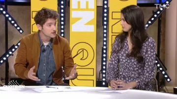 The brown Maison Standard suede jacket worn by Paul Gasnier in the show Quotidien of February 1, 2022