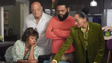 Équipement Chemise imprimée en soie Chayce portée par Ruby (Jenifer Lewis) vue dans la garde-robe noire de la série télévisée (S08E10)