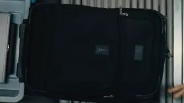 La valise cabine de Ryan Bingham (George Clooney) dans le film In the air