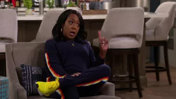 Nike Air Max 270 in yellow worn by Tina (Tichina Arnold) as seen in The Neighborhood (S04E17)
