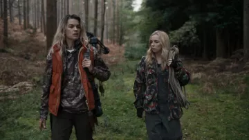 Carhartt Duck Bib Overall porté par Villanelle (Jodie Comer) vu dans Killing Eve (S04E07)