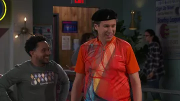 Kangol Wool Felt Hat en noir porté par Tom (Pete Holmes) comme on le voit dans la garde-robe de la série télévisée How We Roll (Saison 1 Episode 2)