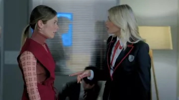 Zara Dark Pink Combination Knit Sweater worn by Cayetana Grajera (Georgina Amorós) as seen in Elite TV show (Season 5 Episode 1)