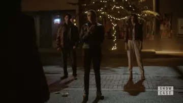 Guess boots worn by Hope Mikaelson (Da­nielle Rose Rus­sell) as seen in Legacies TV show wardrobe (Season 4 Episoden6)