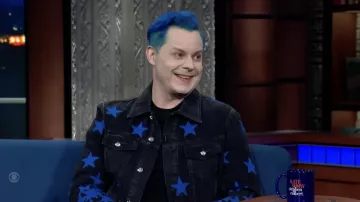 Amiri Blue Stars Denim Jzcket usado por Jack White como se ve en The Late Show con Stephen Colbert