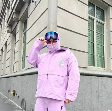 La veste Supreme x TNF  portée par Max Miller sur son compte Instagram @miller 