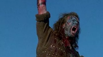 Heavy medieval red shirt worn by William Wallace (mel Gibson) in Braveheart movie wardrobe