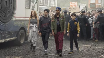 "S" bomber jacket worn by Sho (Philip Zhao) in Ready Player One movie outfits