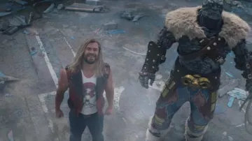Réplique de veste en cuir portée par Thor (Chris Hemsworth) comme on le voit dans le film Thor: Love and Thunder