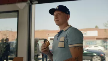 Gorra de sombrero de los Dodgers de Los Ángeles de Nueva Era en azul usada por NoHo Hank (Anthony Carrigan) como se ve en los atuendos de la serie de televisión Barry (Temporada 3 Episodio 6)