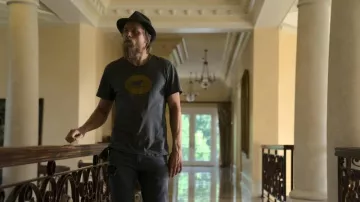 Sevilla Bull T-Shirt worn by Charlie Waldo (Charlie Hunnam) in Last Looks movie outfits