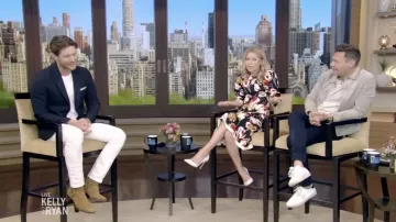 Marni tulip-print mid-length dress worn by Kelly Ripa as seen in LIVE with Kelly and Ryan