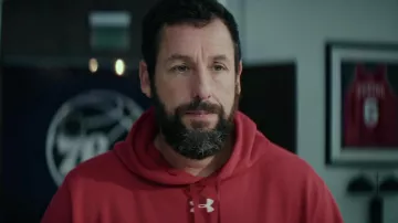 Under Armour Red Hoodie usado por Stanley Sugerman (Adam Sandler) como se ve en la película Hustle
