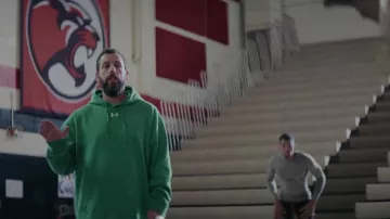 Under Armour Fleece Hoodie en verde usado por Stanley Sugerman (Adam Sandler) en Hustle