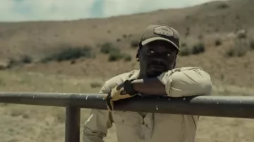 Gorra de camión Carhartt usada por James Haywood (Daniel Kaluuya) como se ve en el vestuario de la película Nope