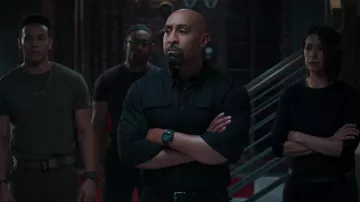 Montre numérique Casio G-Shock portée par Mike Franklin (Exie Booker) vue dans First Kill (S01E03)