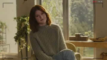 Vince Marled Shaker Stitch Raglan Sleeve Sweater usado por Claire Abshire (Rose Leslie) como se ve en The Time Traveler's Wife Wardrobe (Temporada 1 Episodio 1)