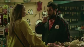 Nike Jordan Track Jacket usada por Stanley Sugerman (Adam Sandler) como se ve en Hustle