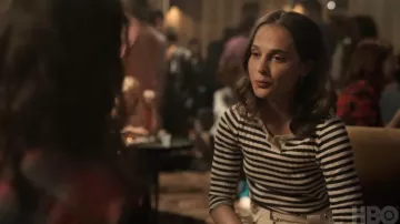 Bellerose Striped henley top de Mira (Alicia Vikander) dans Irma Vep (Saison 1 Episode 2)