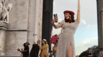 Red beret hat worn by Danni Sanders (Zoey Deutch) as seen in Not Okay movie outfits