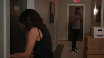 Zapatillas Nike Blazer usadas por Trey Barnett (Jeff Pierre) como se ve en Walker (S02E20)