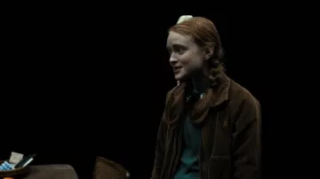 Camiseta de manga larga universal de hilo en verde a rayas usada por Max Mayfield (Sadie Sink) como se ve en Stranger Things (S04E08)