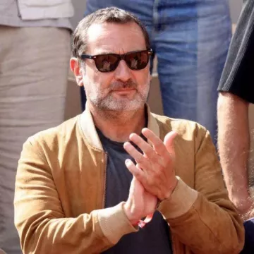 Les lunettes de soleil Saratoga d'American Optical portées par Gilles Lellouche à Roland Garros en 2022