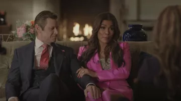 Doce & Gabbana Skinny Silk Ankle Pants porté par Cristal Carrington (Daniella Alonso) vu dans Dynasty (S05E01)