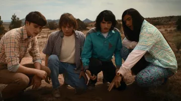 Vans UA Au­then­tic 44 DX Sneak­ers worn by Argyle (Eduardo Franco) in Stranger Things (S04E08)